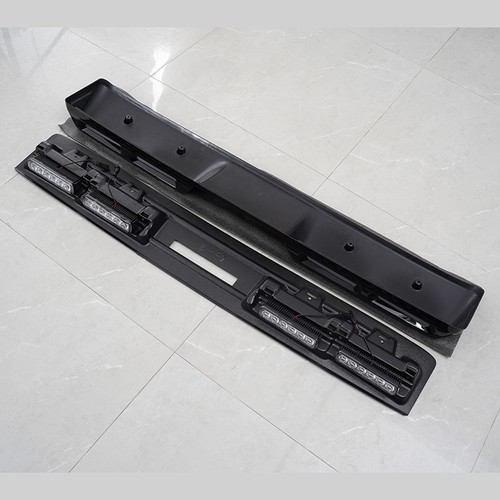 Roof mounted light - mounted,